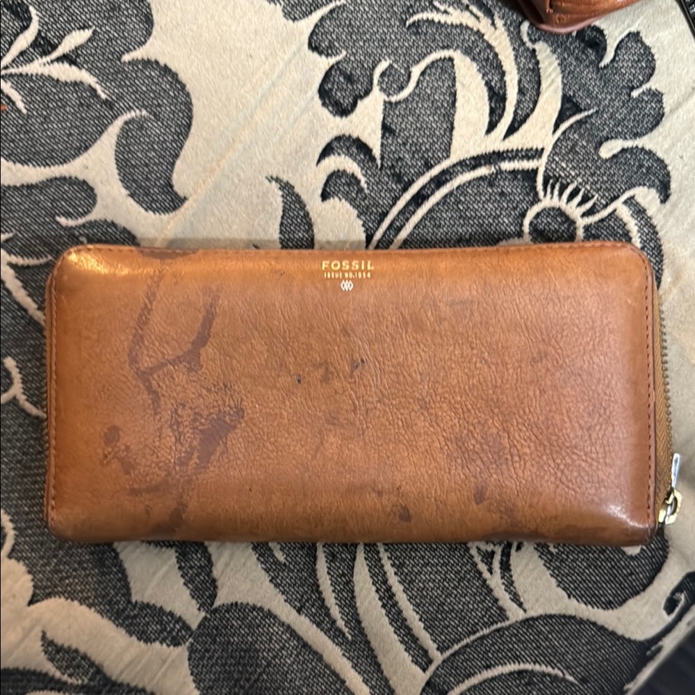 Fossil Tan Leather Zip Wallet